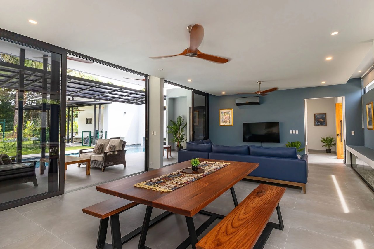 3 Bedroom, Contemporary Estate home in Manuel Antonio 