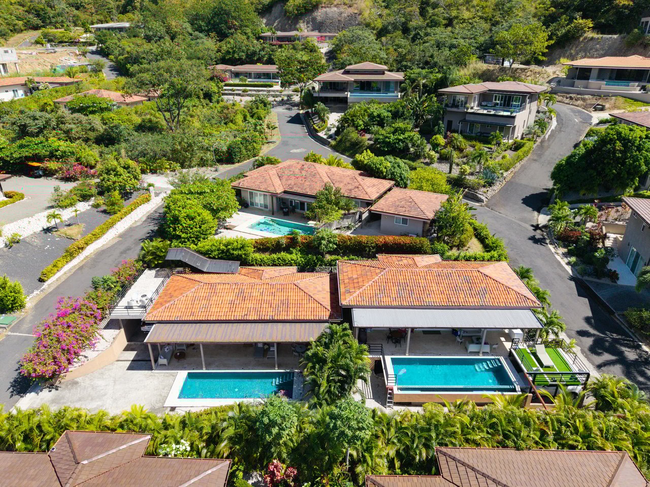 Casa Dos Cocos | Welcome to Dos Rios 44A and 44B, in the beautiful and sought after community of Mar Vista!