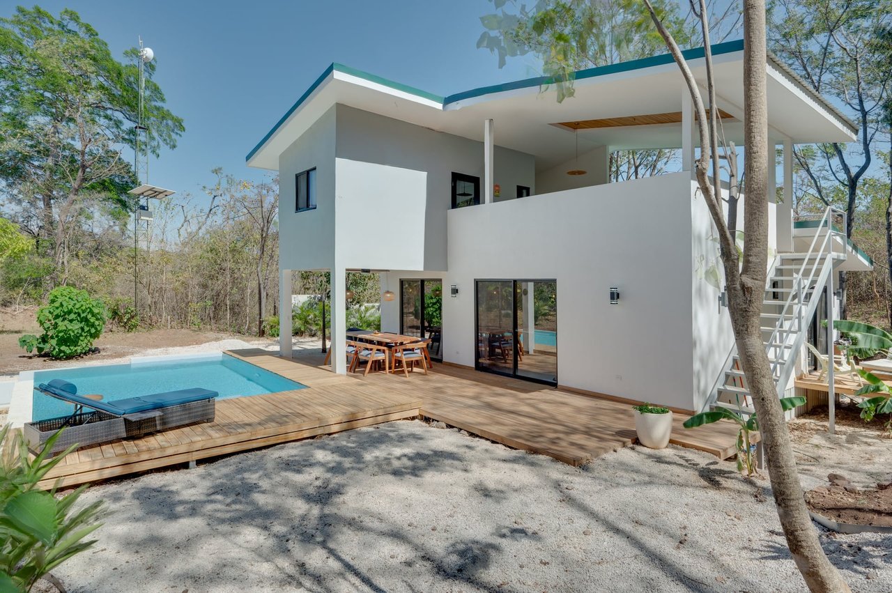 Tropical Lodge | Income-Producing Residential & Commercial Property Near Playa Grande