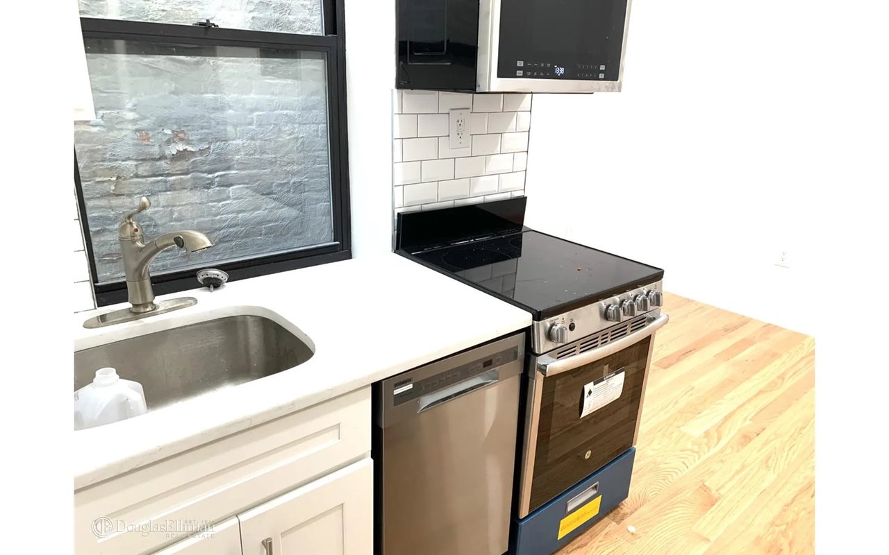411 West 48th Street Unit: 5RW