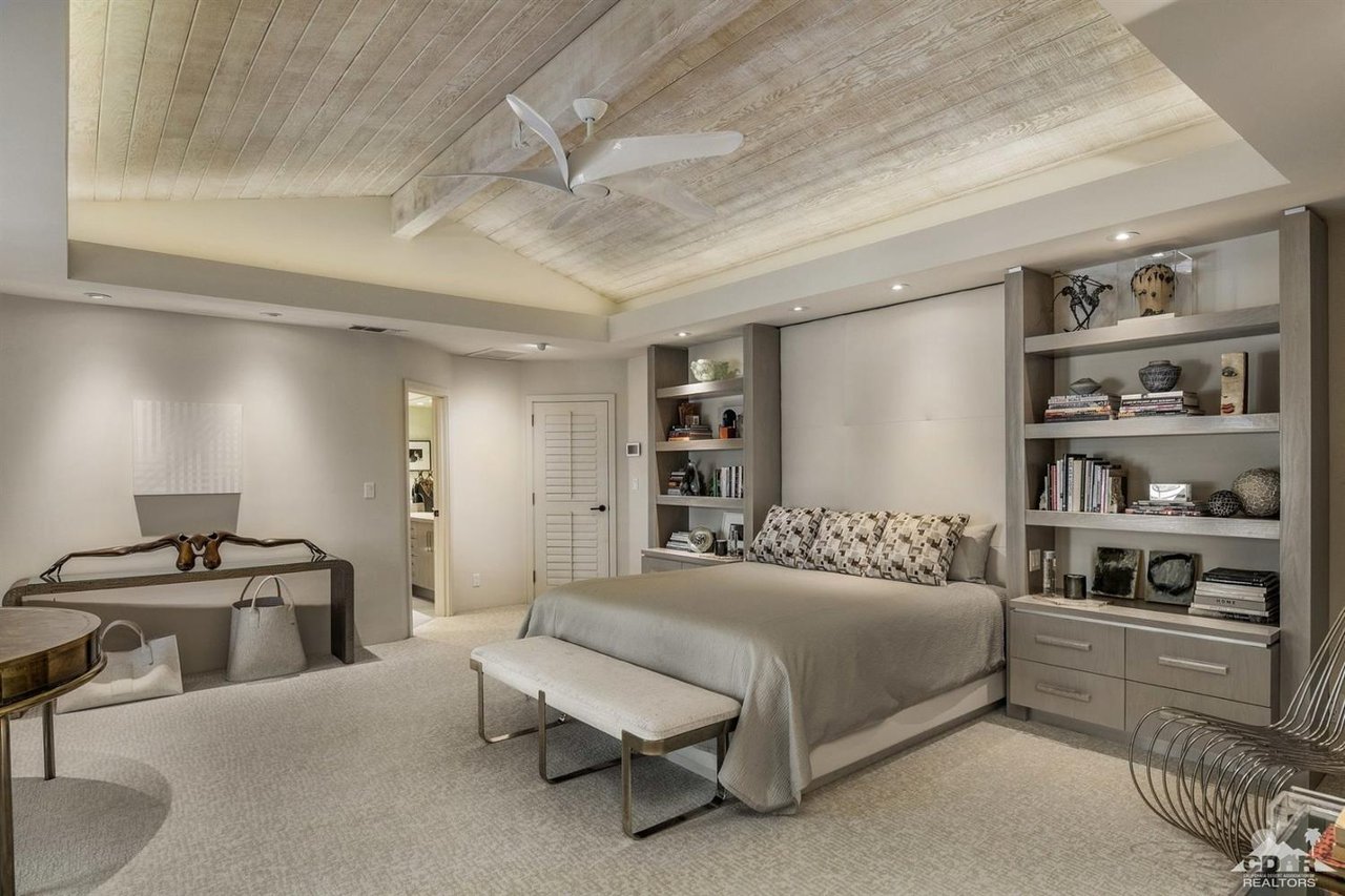 Welcome to Paradis! New to the Market, 6 Bdrm/ 6 Bth, 6,095 sq ft + Guest House. Offered at $3.495M