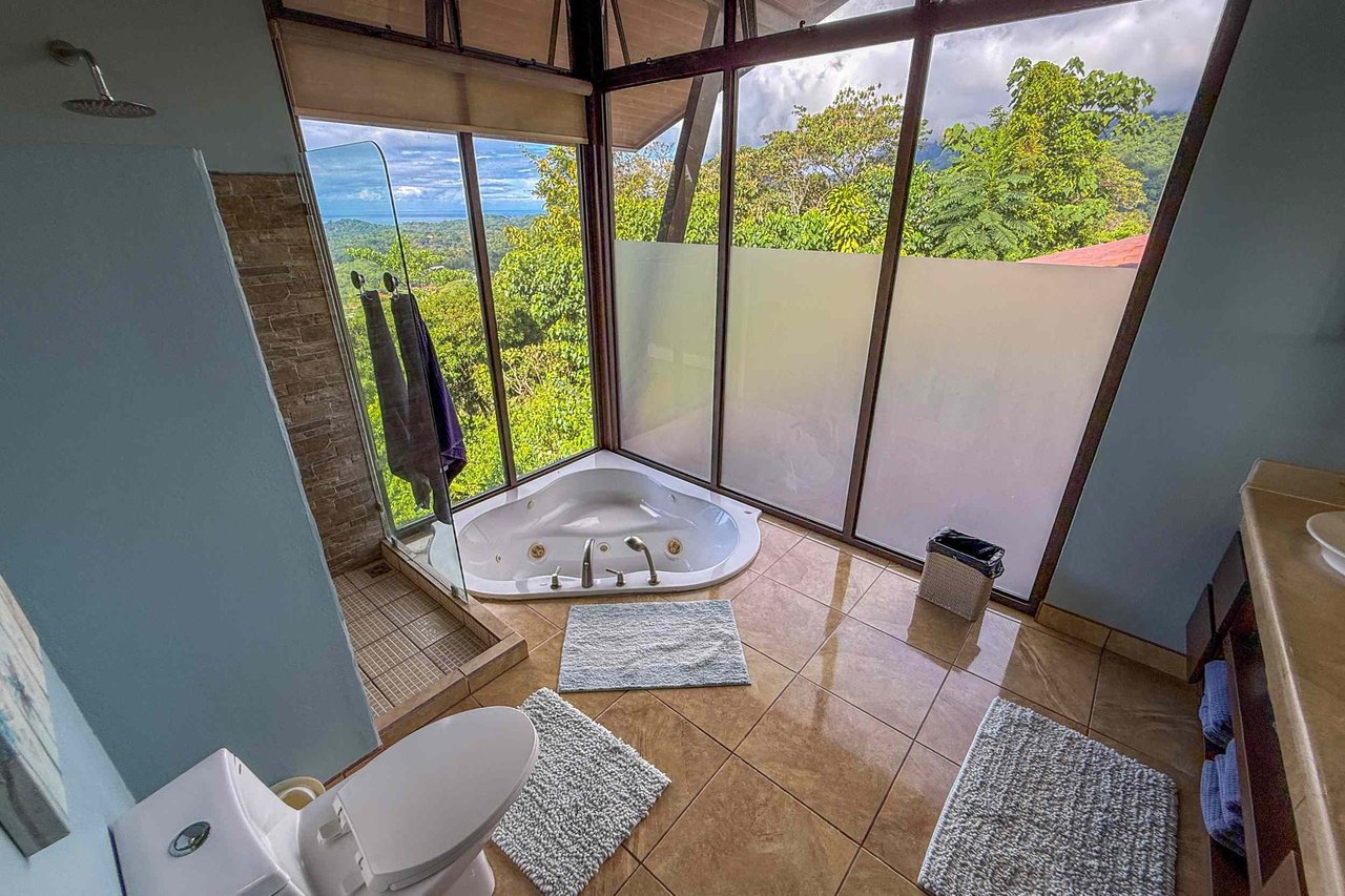 Panoramic Ocean View 4-Bedroom Home with Big Pool & Ample Space to Entertain in Ojochal Costa Rica