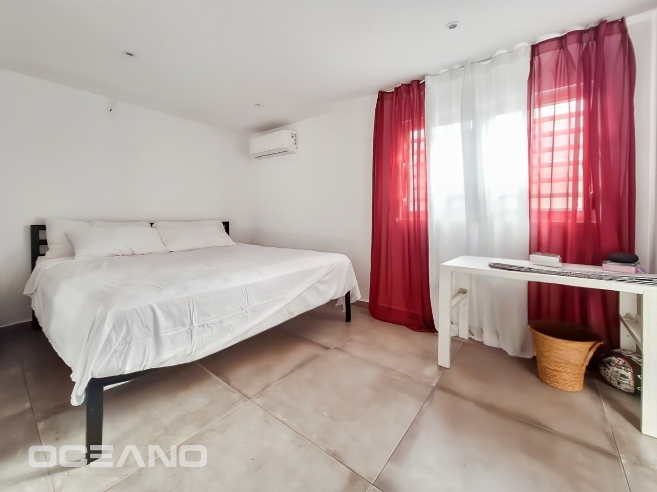 4-bedroom house with garden 
