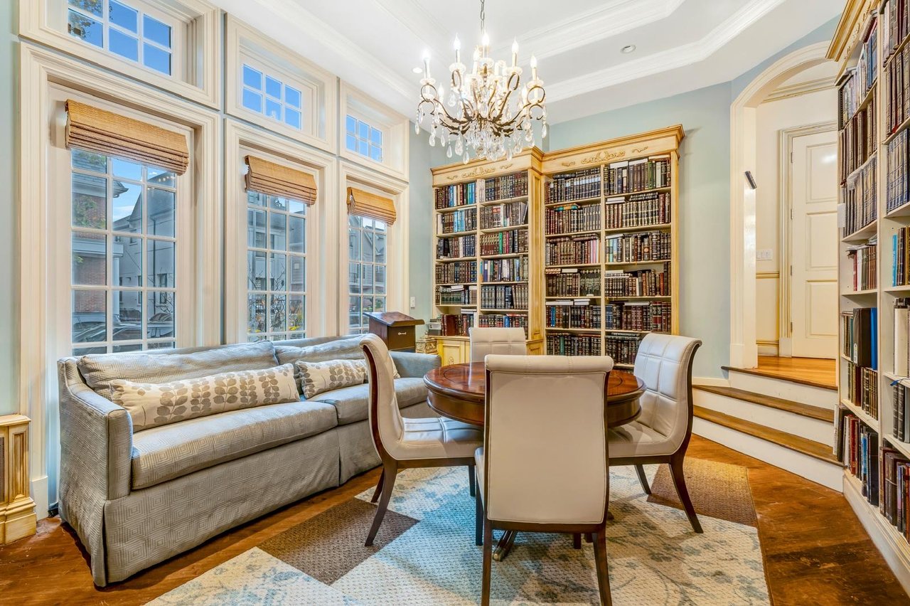 850 E 23rd Street private house