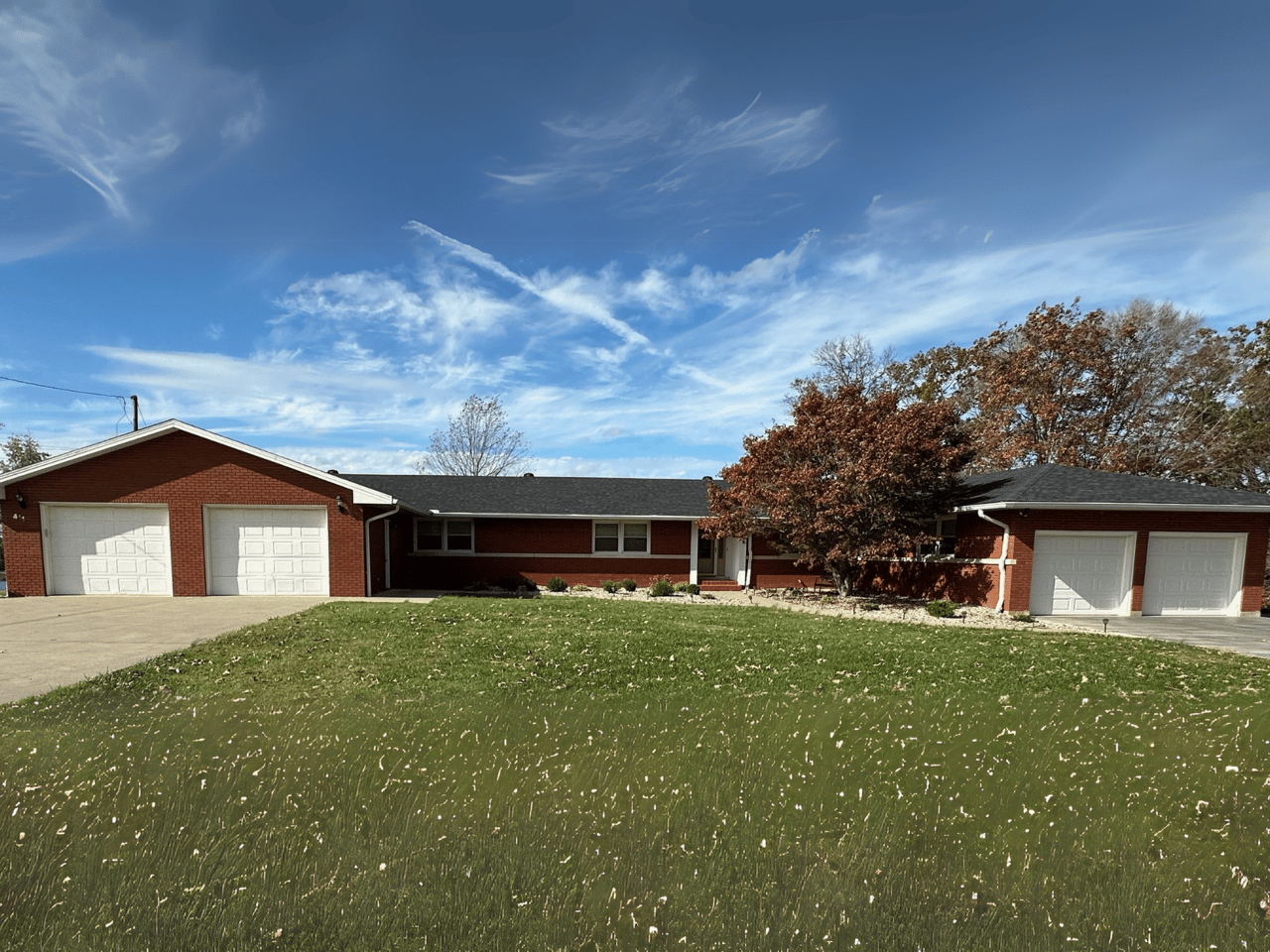 411 Lakeview Dr