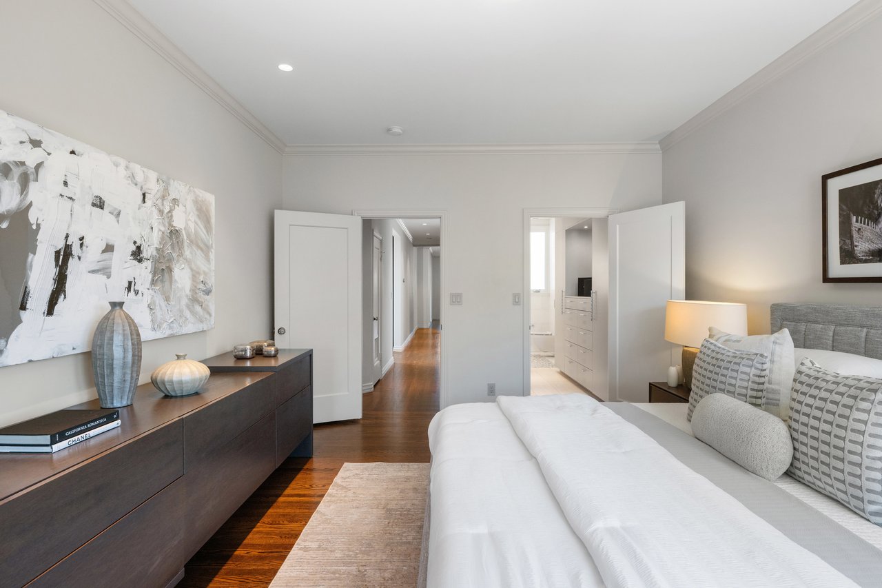 Stylishly Renovated & Palace-Adjacent