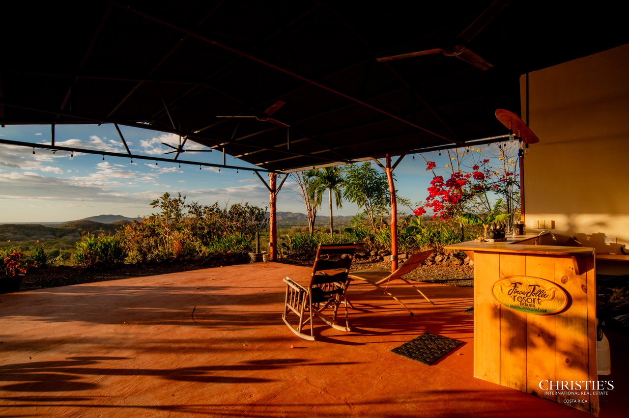 Toltec Estate & Casa Lunax Oceanview Investment Compound