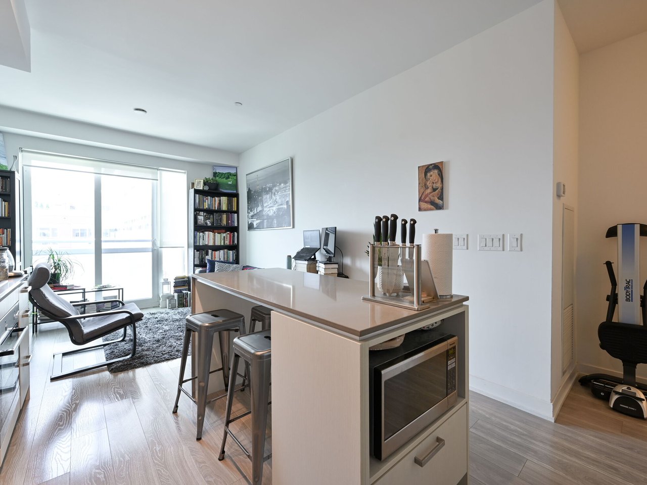 1830 Bloor St W Unit 813