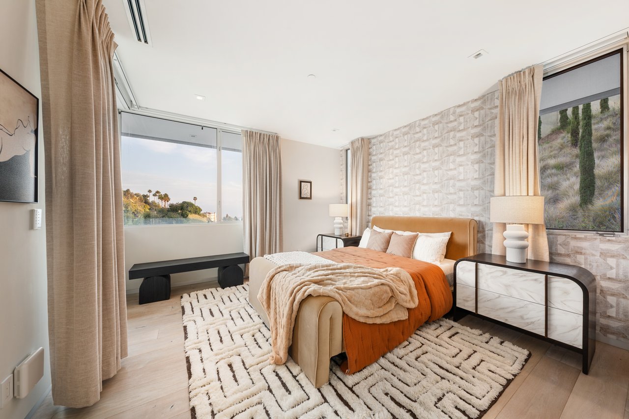 9311 Readcrest Dr, Beverly Hills