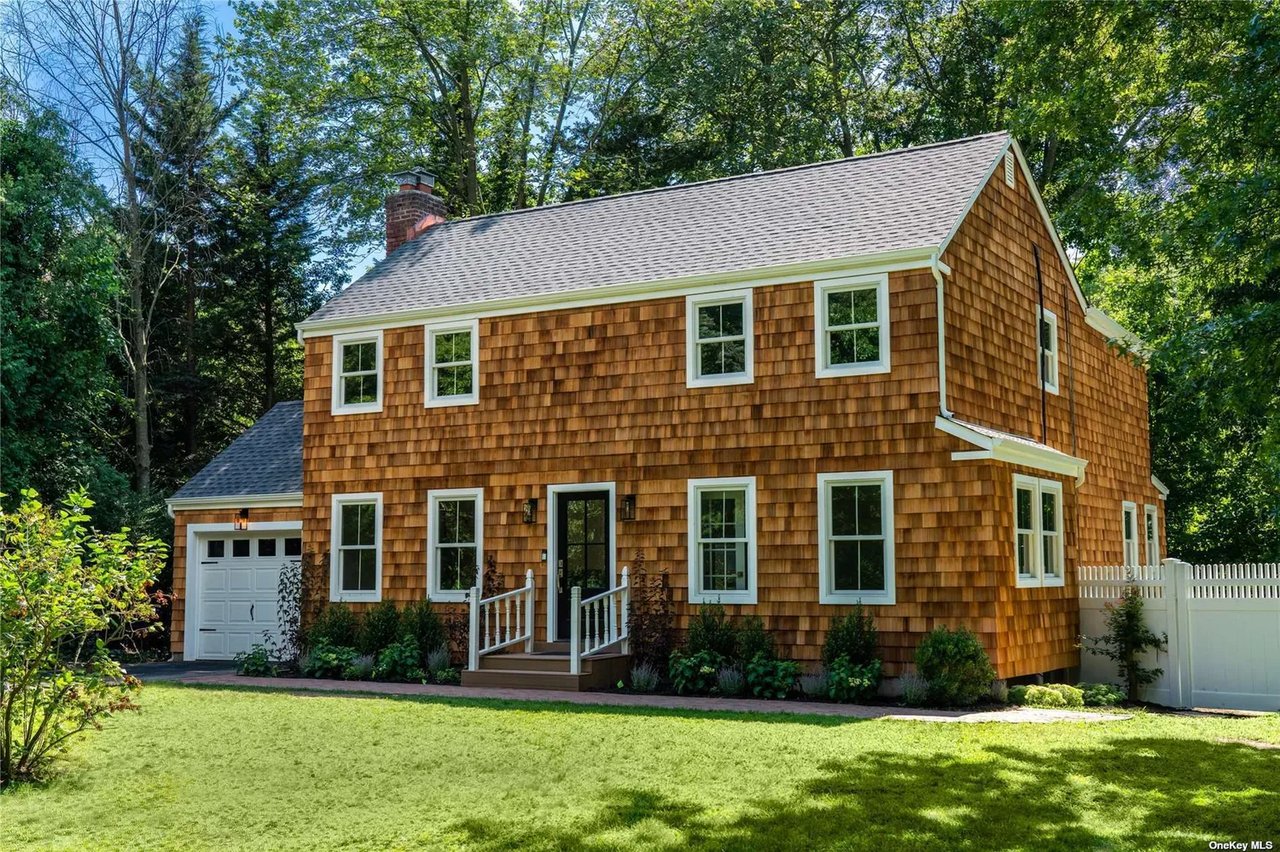 1 Woodhollow Ln