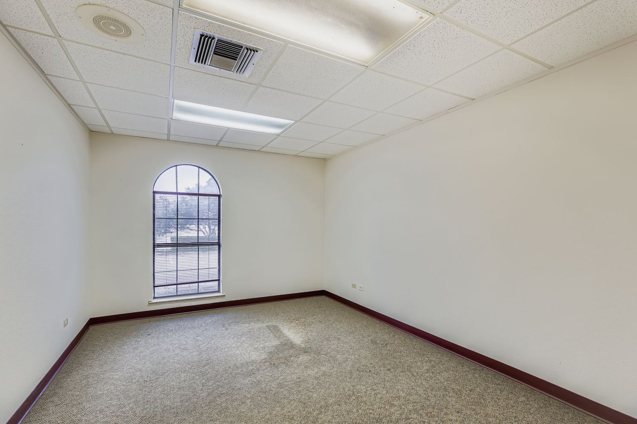 2060 Universal City Blvd