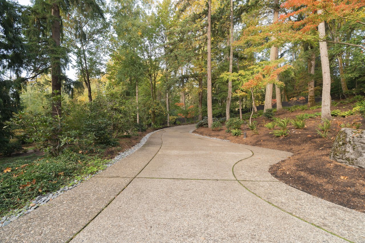 Architect Saul Zaik Designed Northwest Regional Modern Masterpiece 