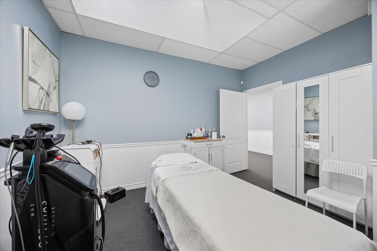 190 Main Street Unionville, Suite 202