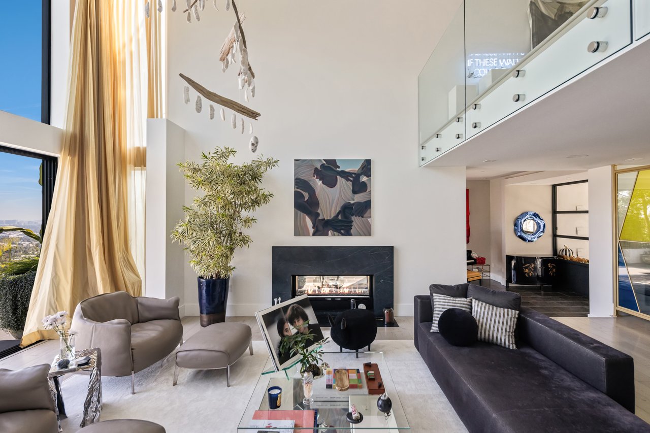 8080 Laurel View Dr, Hollywood Hills 