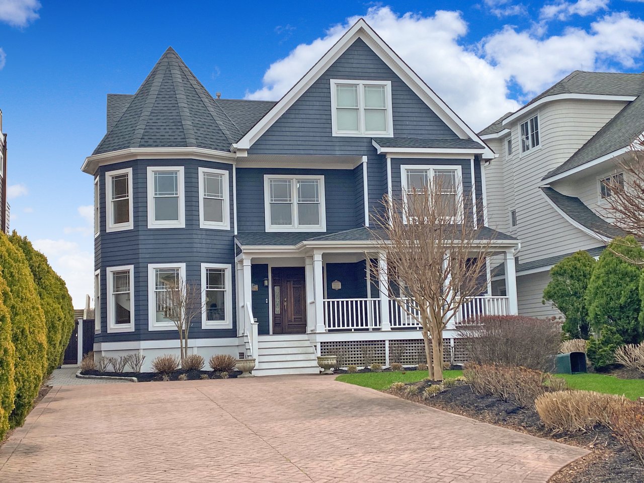 #1706 Oceanfront with Pool