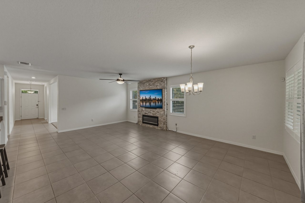 12322 EASTPOINTE DR
