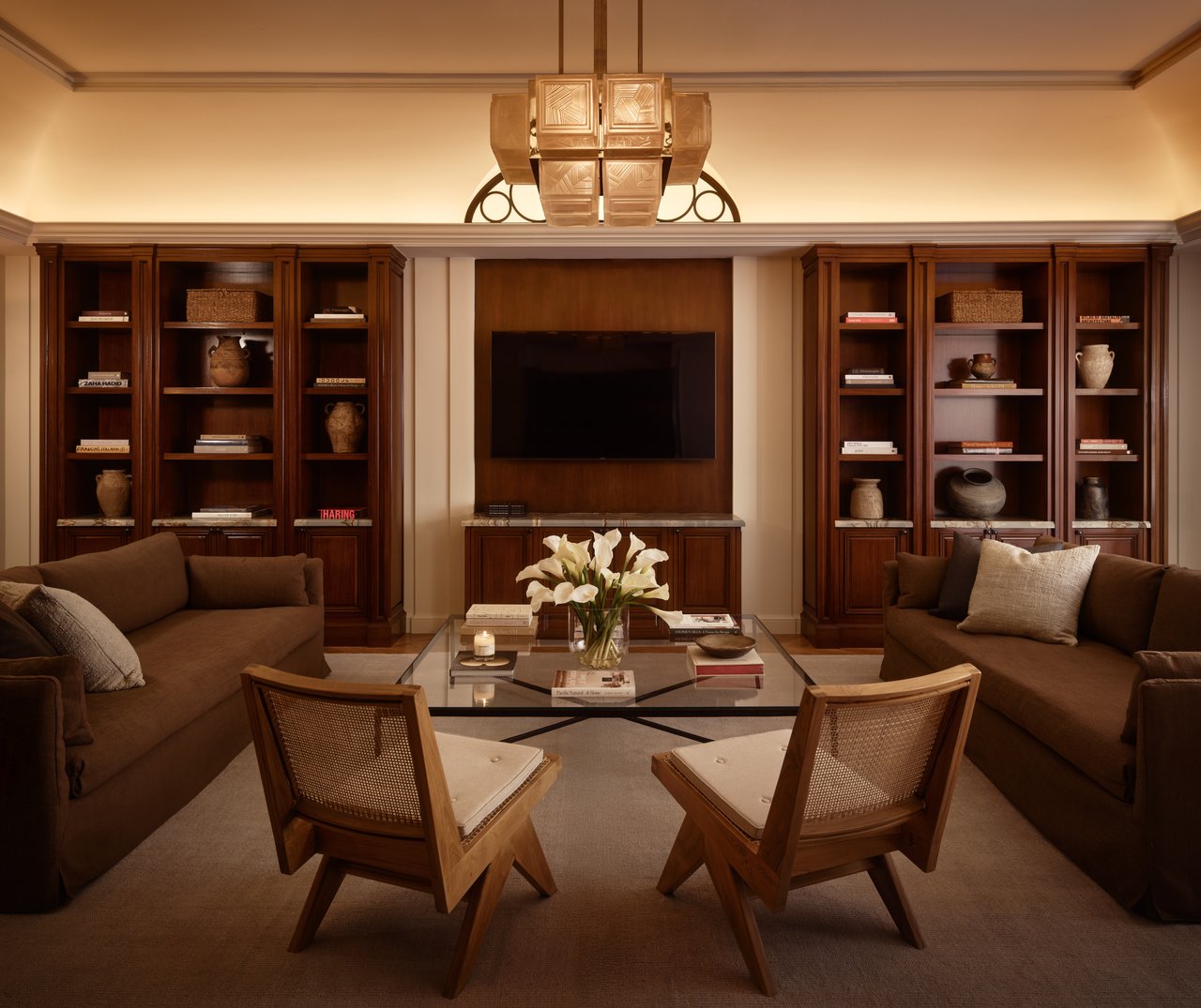 826 Greenway Dr, Beverly Hills 