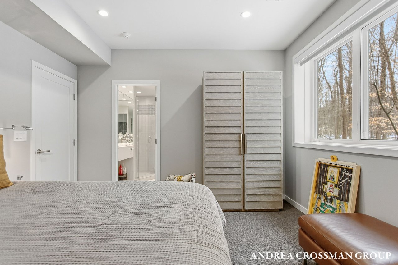 6919 Bendemeer Drive