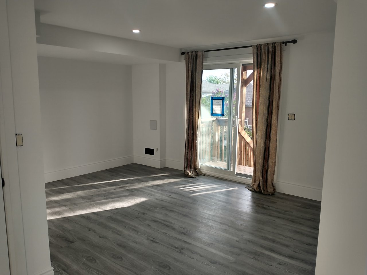 31 West Oak Trail Unit: Lower