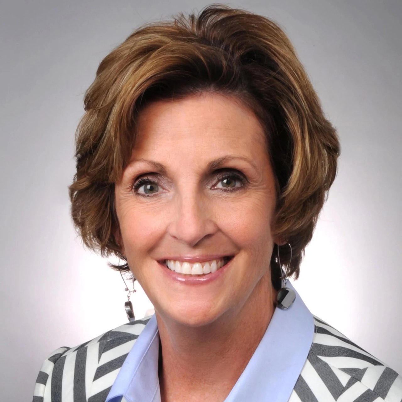 Rebecca Chase Englewood, FL Real Estate Agent Headshot