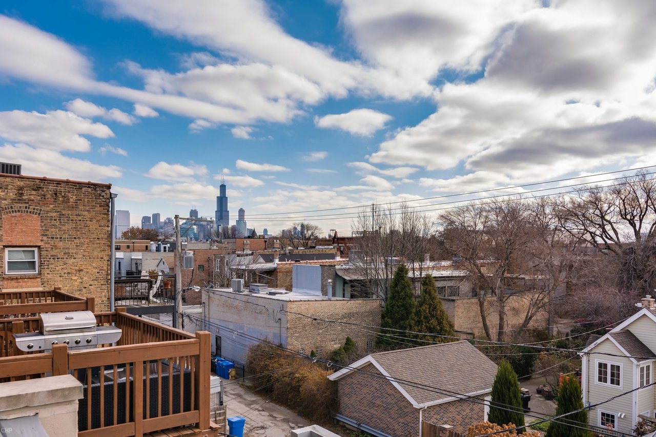 Designer Showcase | 2047 W Erie Street | $1,099,900