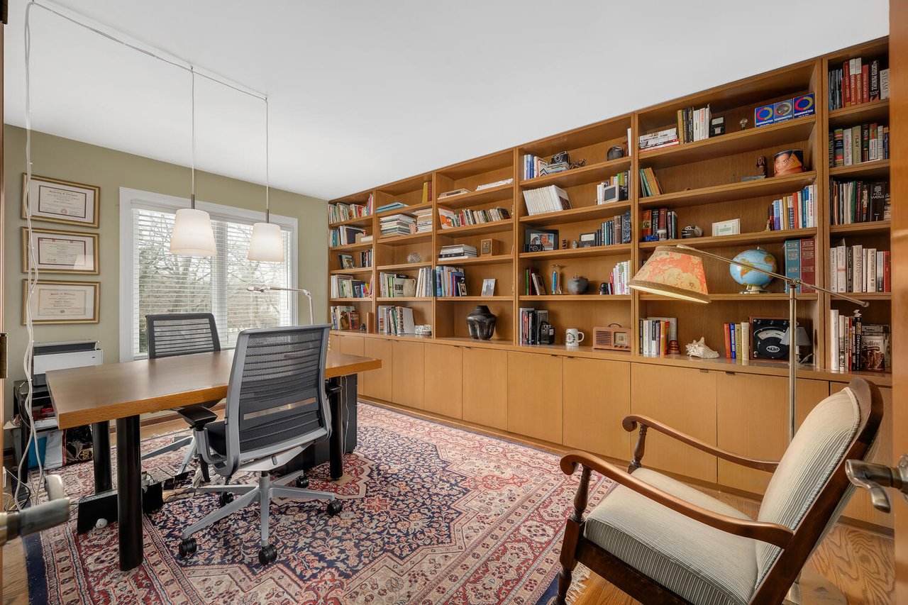 412 Lawrence Avenue Glen Ellyn | Walk to Downtown | No HOA Townhome | Joe Soto @ RE/MAX