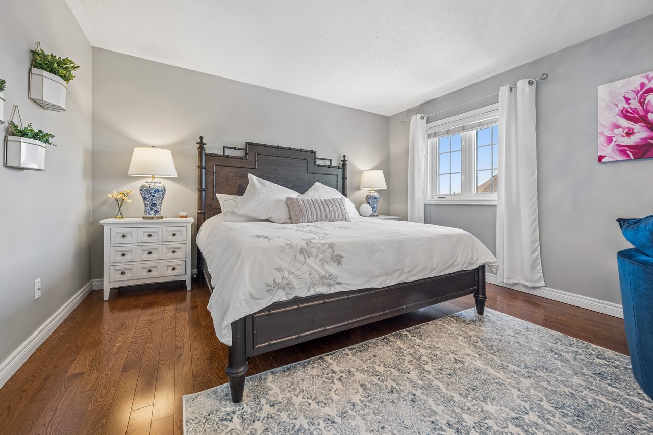 2283 Briargrove Circle, Oakville, ON