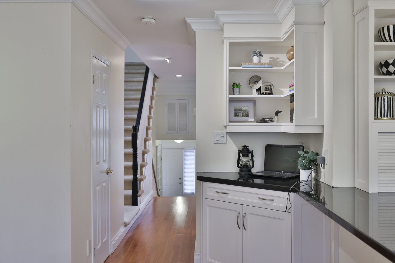 86 Forsythe Street, Oakville