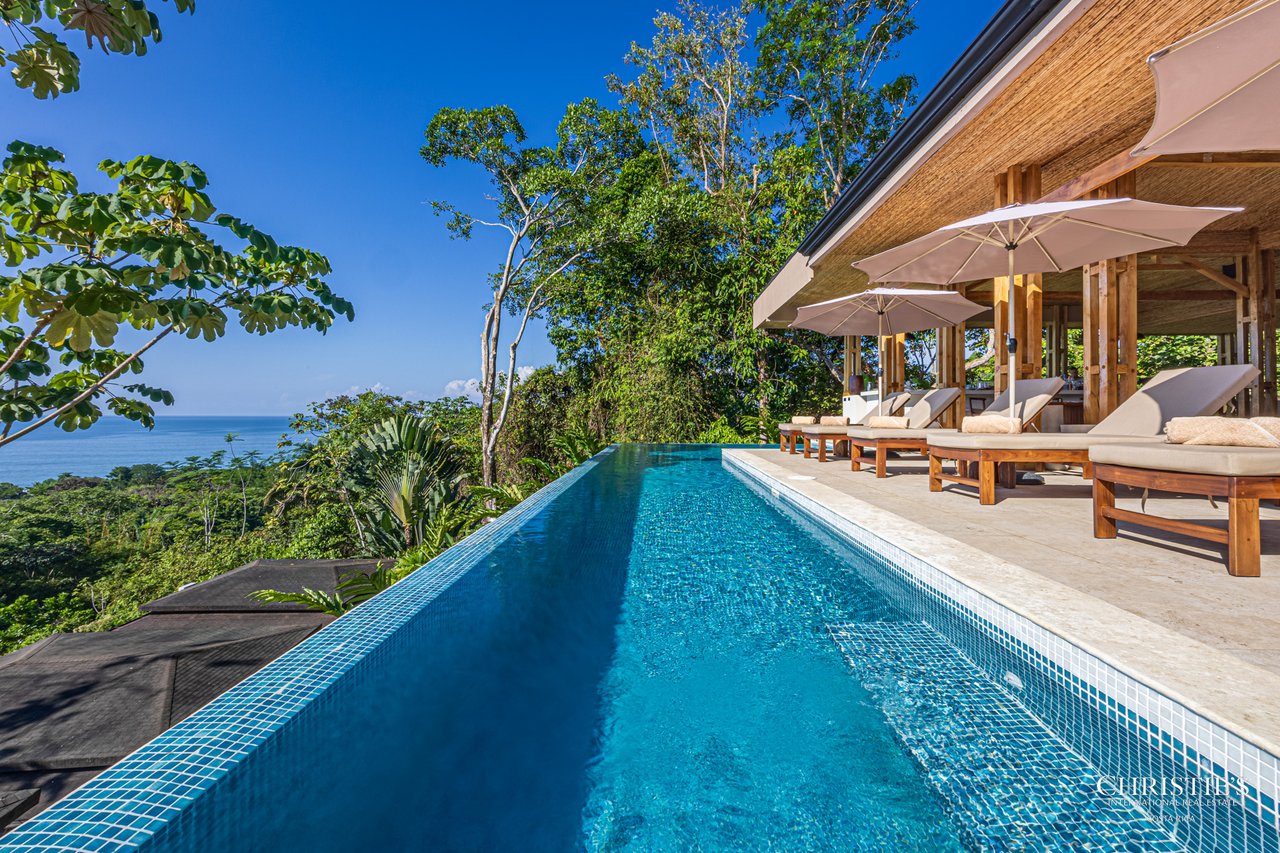 Luxury Hotel Boutique with Ocean Views | Walking distance to the beach | 13.2 Acres