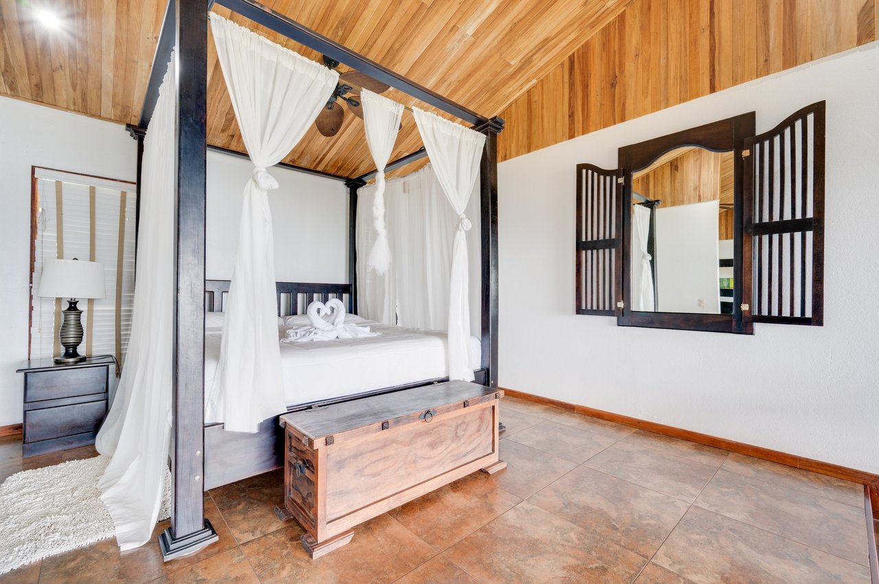 Casa Blanca | Multi-Villa Estate with Lake Views - Nuevo Arenal