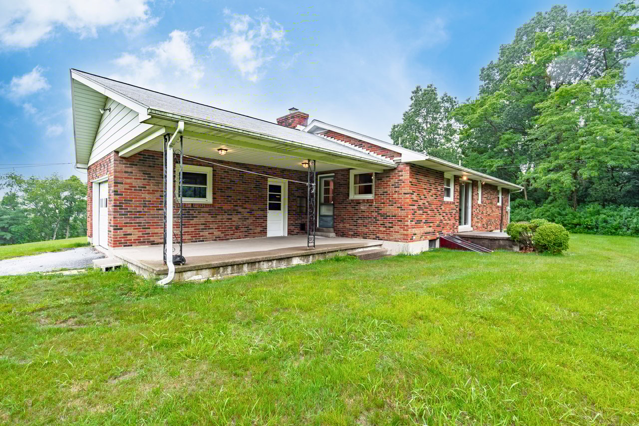 2186 Polk Valley Road