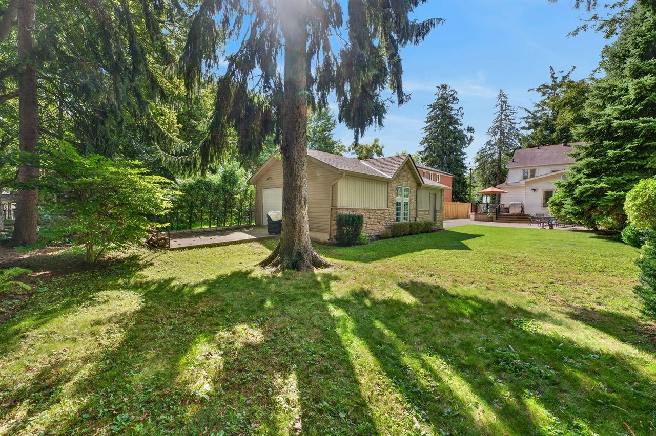 33 Ben Machree Dr