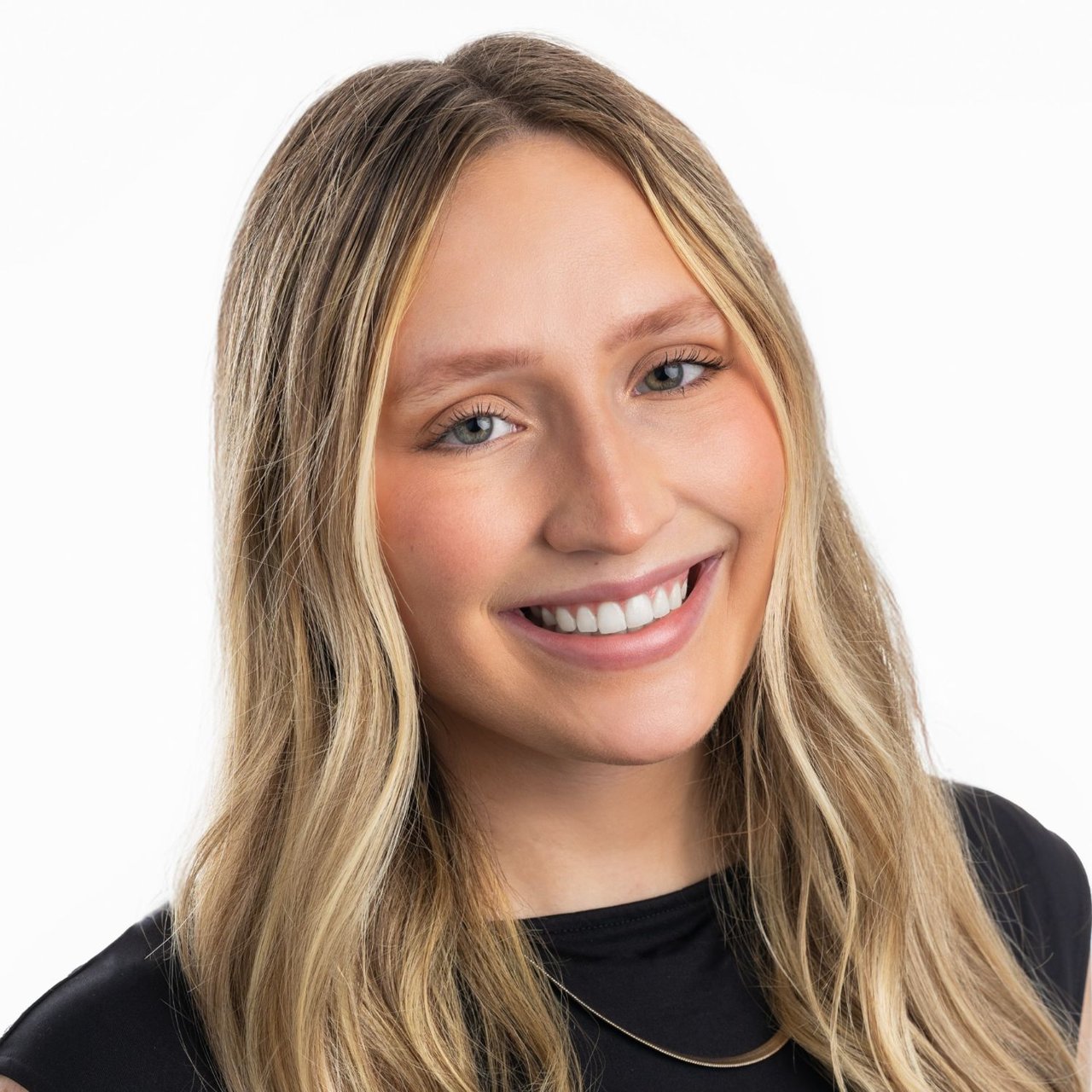Courtney Connor New York, NY Real Estate Agent Headshot