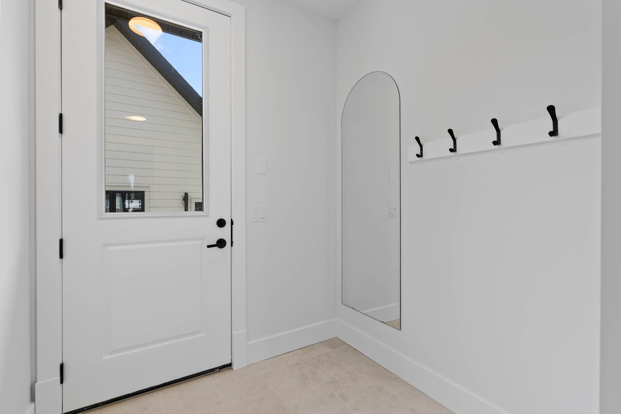 227 Calais Drive SW