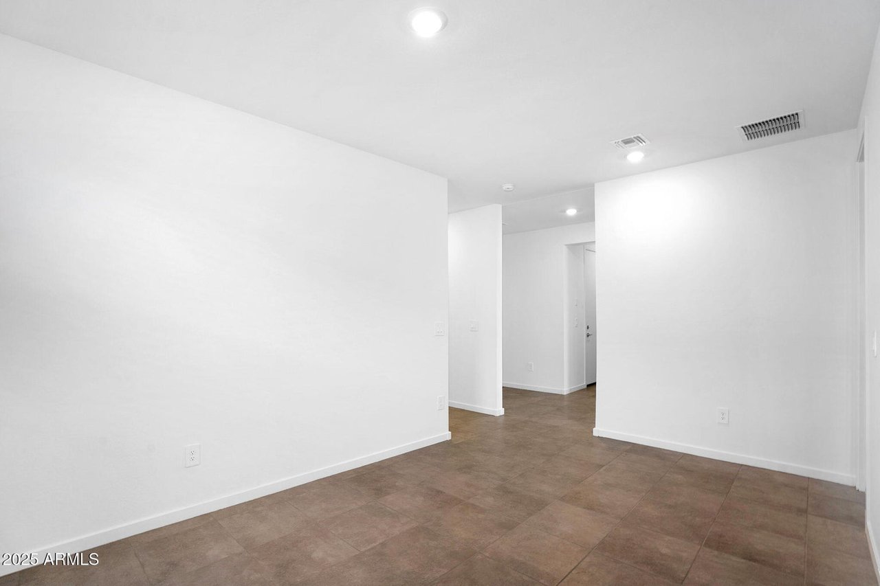 4811 W HUNTER Trail