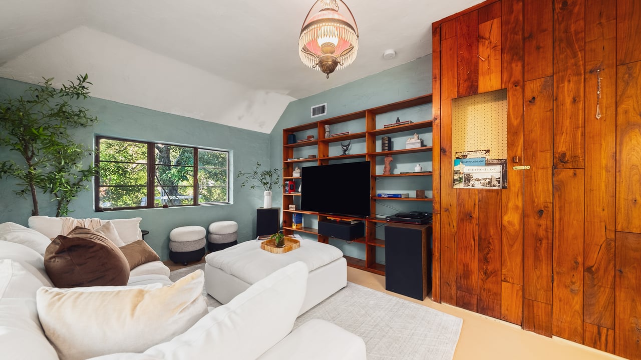 2882 Belden Dr, hollywood hills