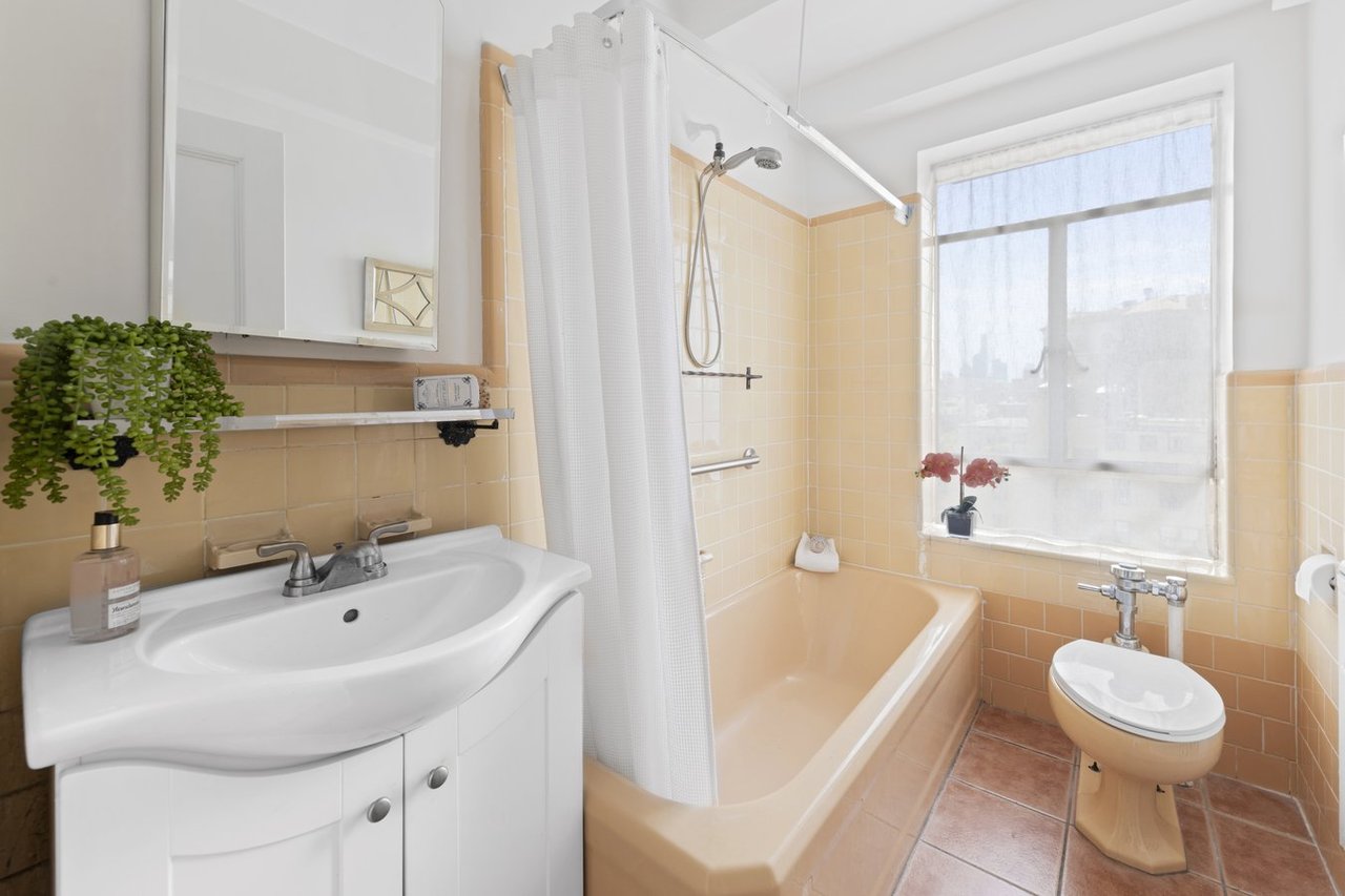 565 West End Avenue 19B