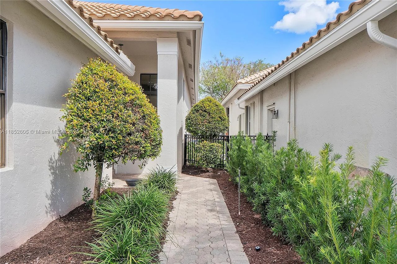 2449 NW 64th St