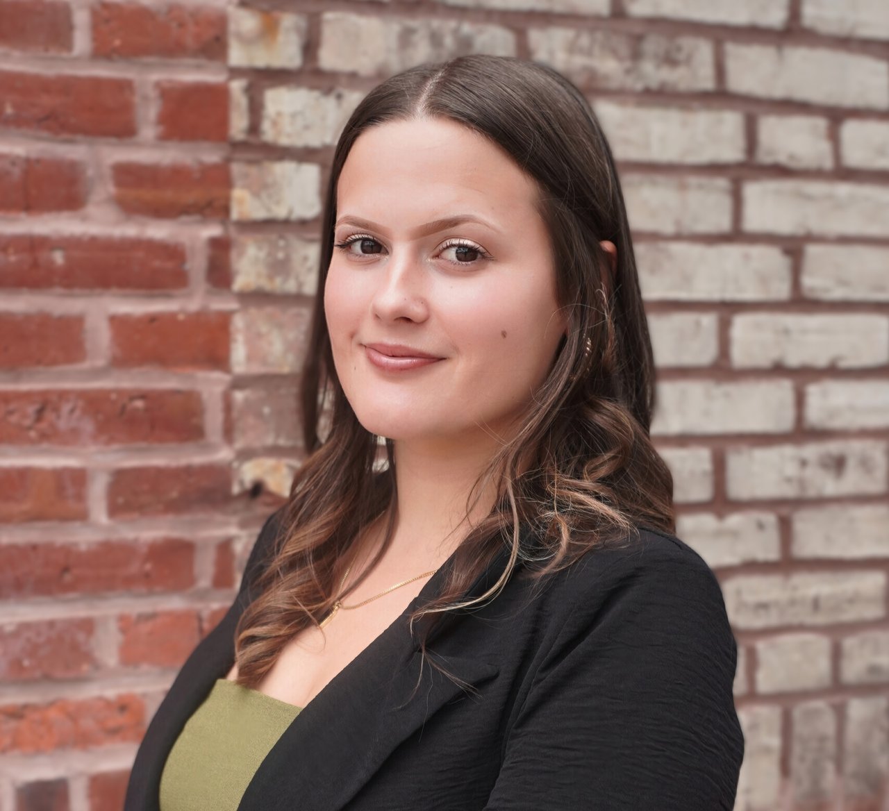 Abi Warner Philadelphia Real Estate Agent Headshot