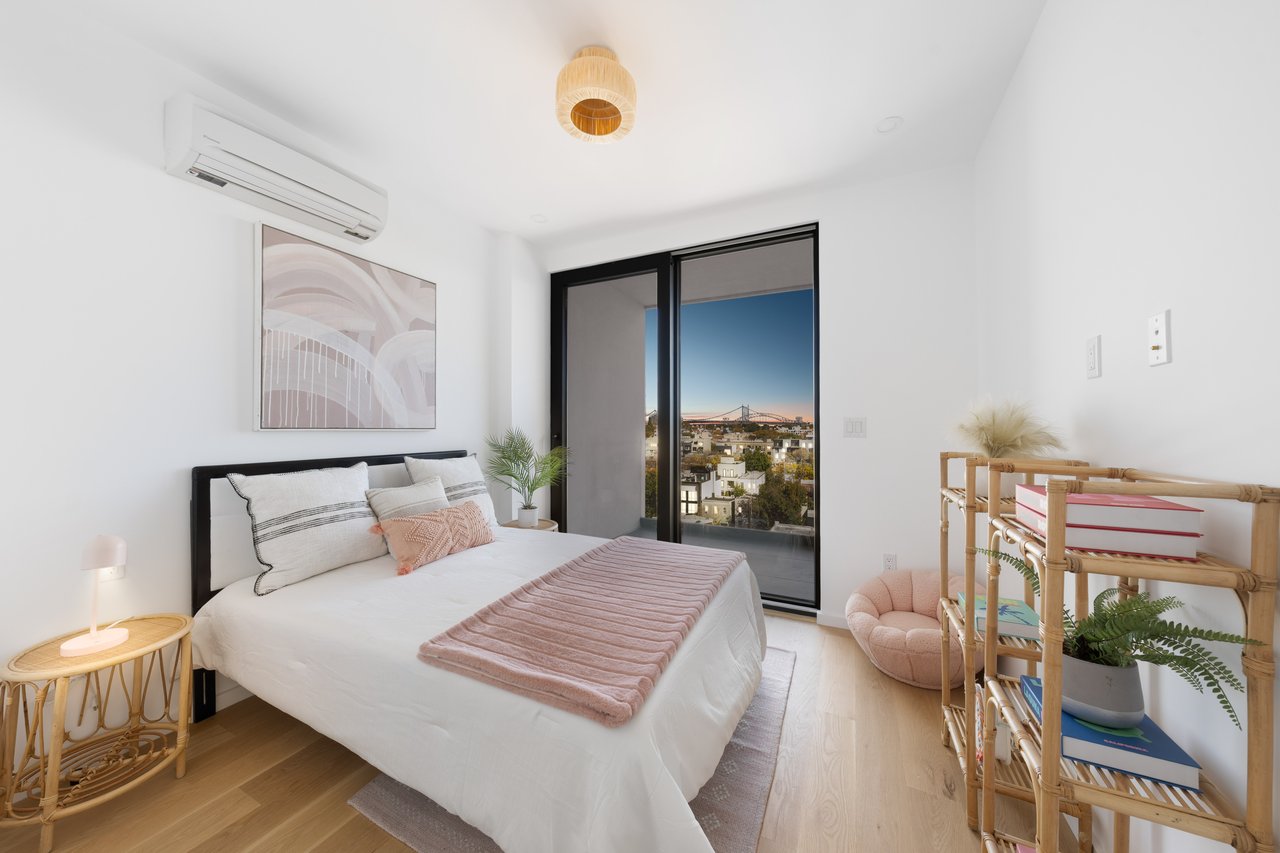 14-35 Broadway, Unit PH