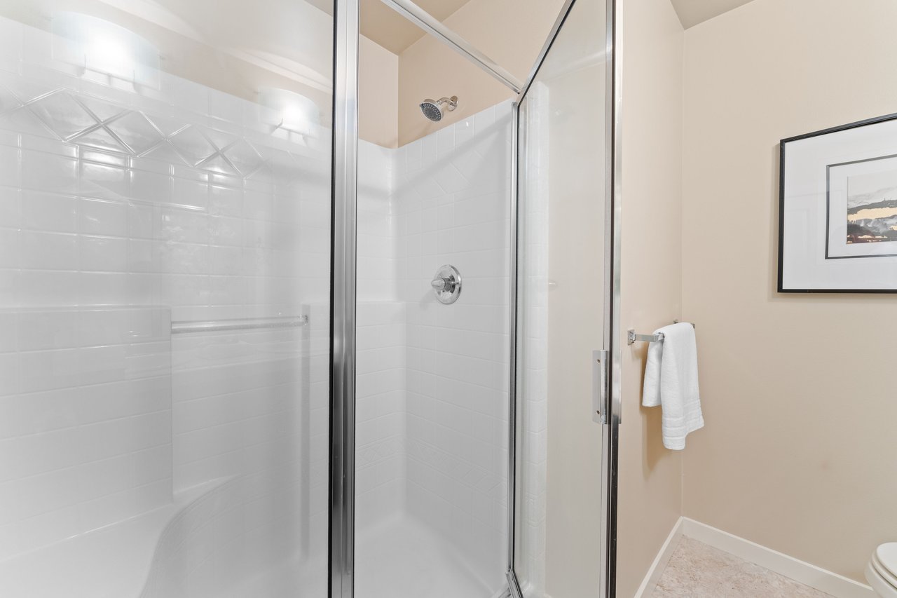 303 Anacortes Pl NE