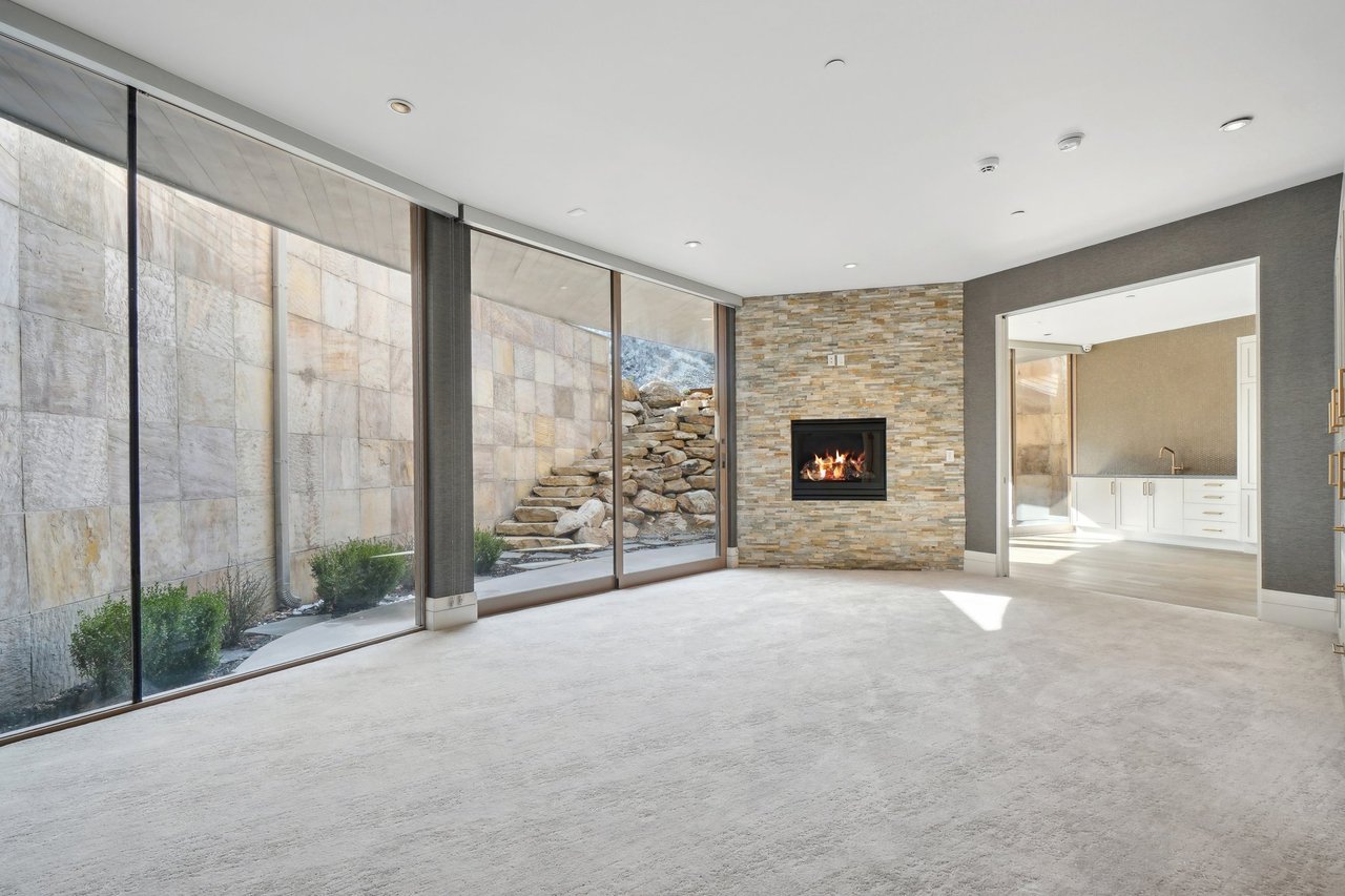 4141 E Canyon Estate Dr