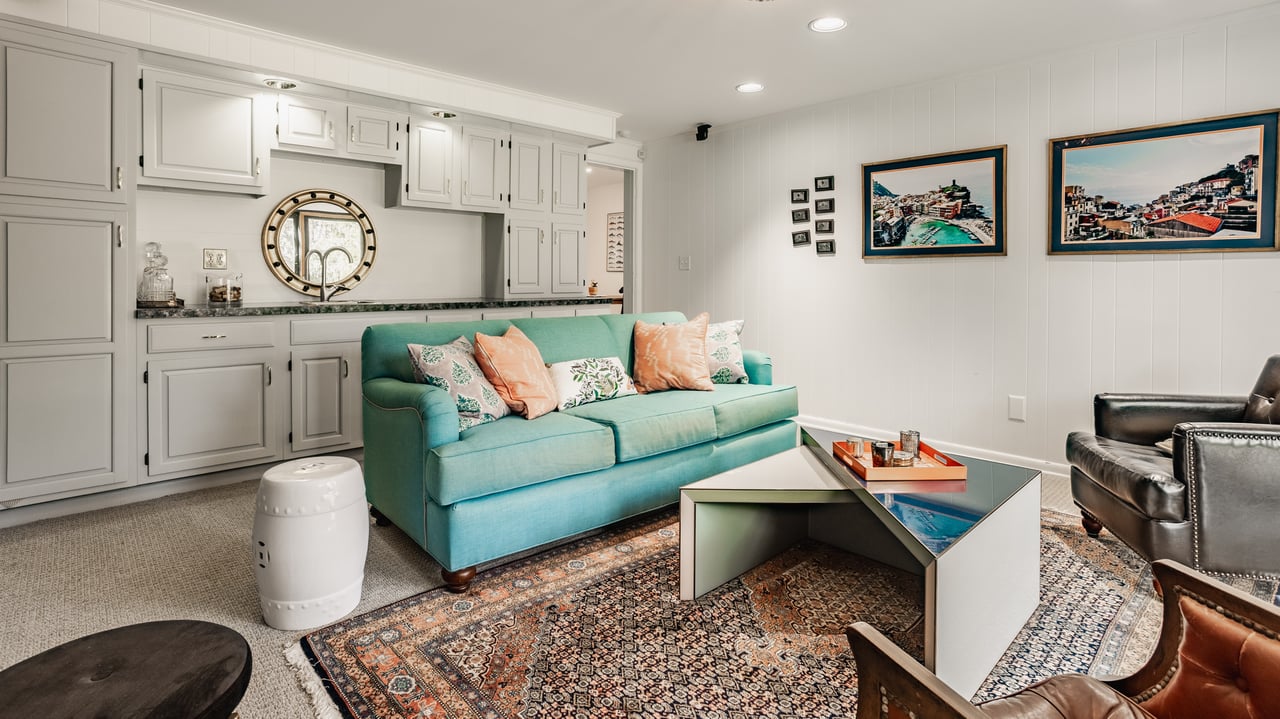 8045 Broadway Street