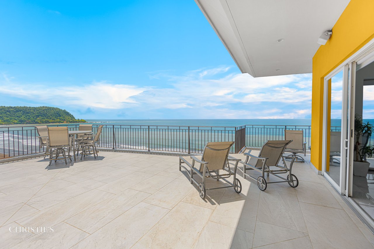 Vista Las Palmas – Executive Oceanfront Penthouse 11B