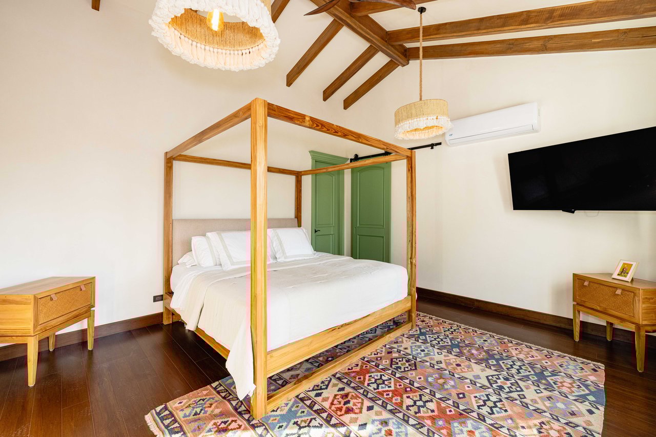 Casa Las Mareas | 4-Bedroom Beachfront Villa with Pool in Las Golondrinas, Hacienda Pinilla