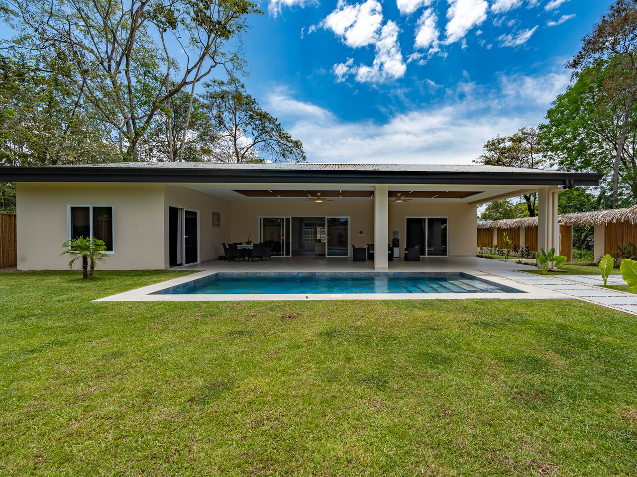 Refined Tropical Home in Uvita, Costa Rica | Walk to Beach & Parque Nacional Marino Ballena