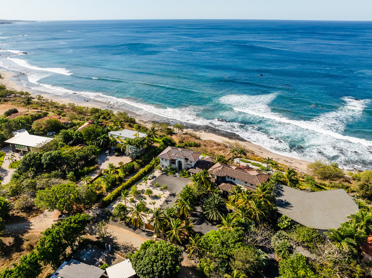 Villa Esperanza Beachfront | Near the Coast and Oceanfront House For Sale in Playa Negra