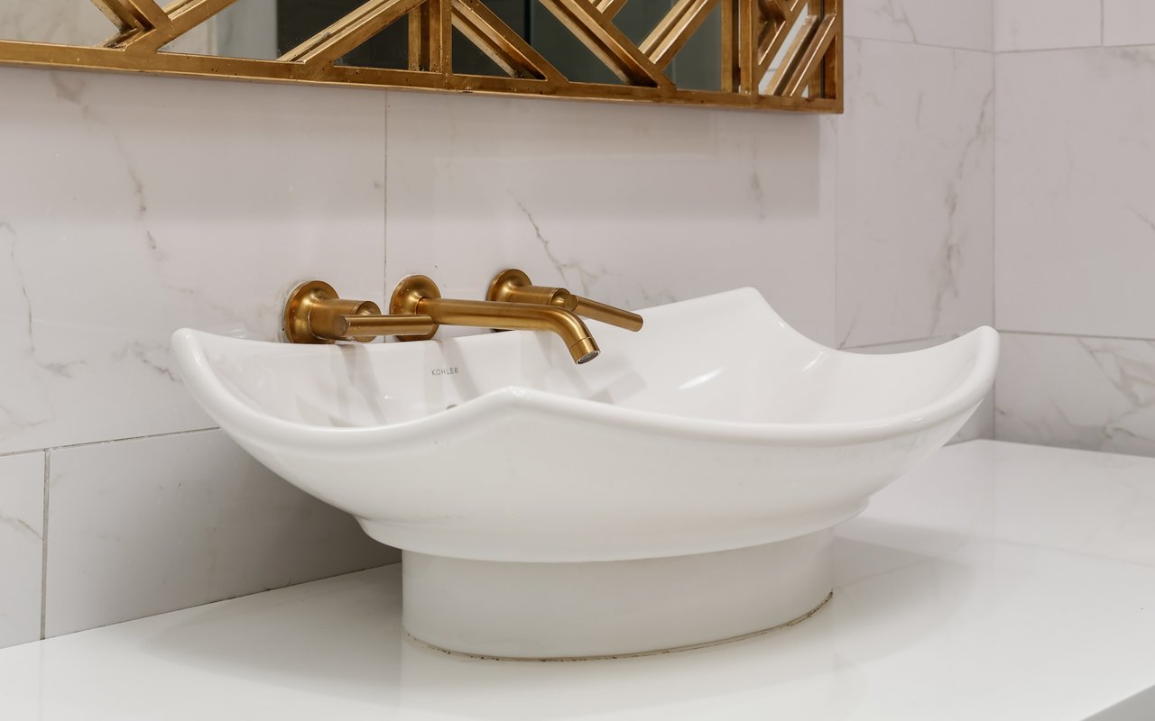 460 S Marion Parkway, 2000