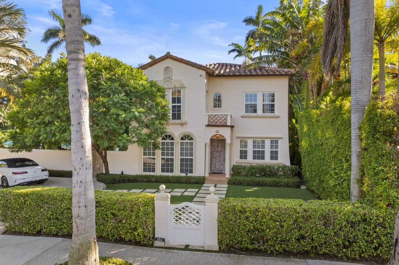 Double Lot Charmer In Town