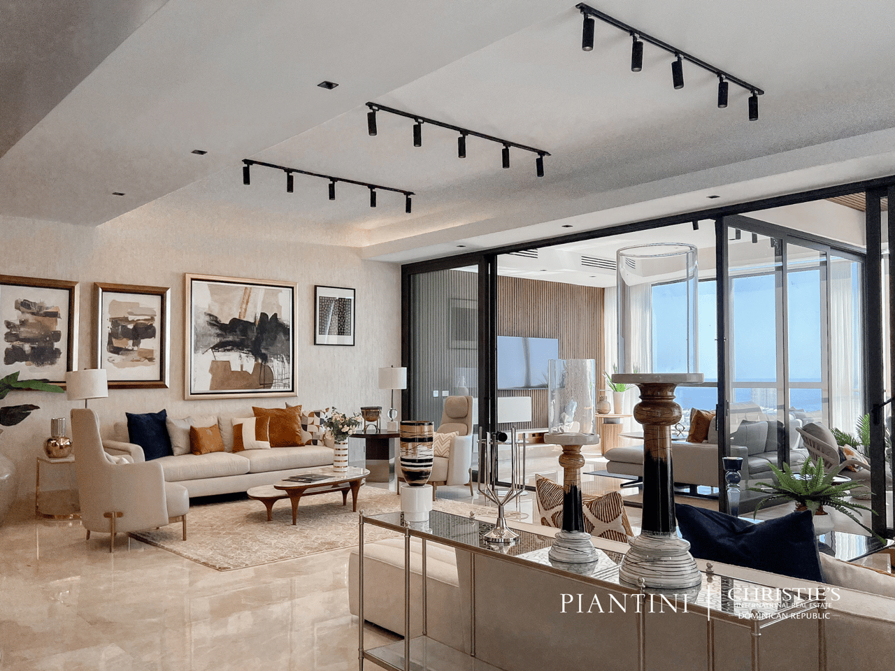 Modern Luxe, Santo Domingo